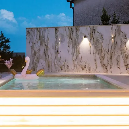 Apartamento Nina - With Pool Near The Sea *